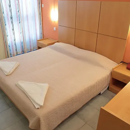 Achillion Aparthotel 2*