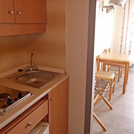Aparthotel Achillion 2*