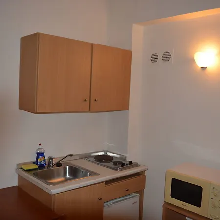 Achillion Aparthotel 2*